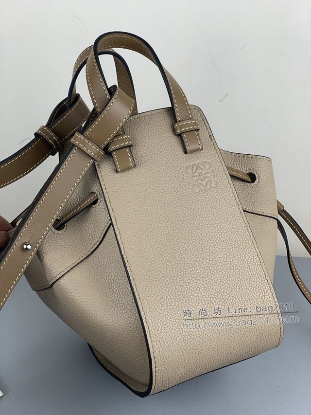 LOEWE包包 羅意威Mini Hammock迷你吊床包 羅意威手挽單肩斜挎包  tcl1243